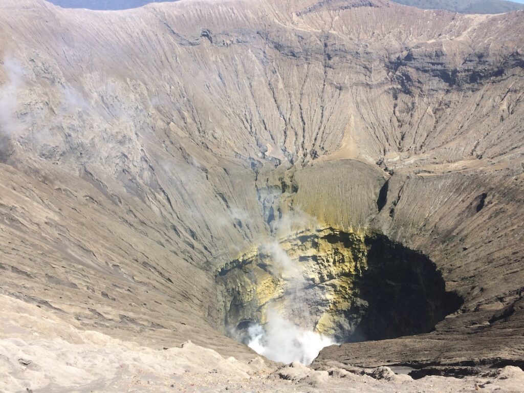 Il Cratere fumante del Bromo