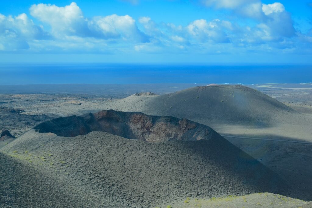 lanzarote-timanfaya Crateri e paesaggi lunari nel parco Timanfaya