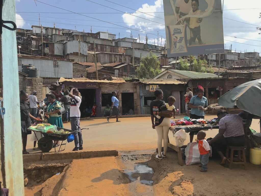Slum di Kibera, tra ragazze-madre e povertà