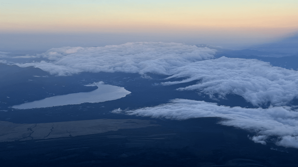 Panorama mozzafiato dalla vetta del Monte Fuji