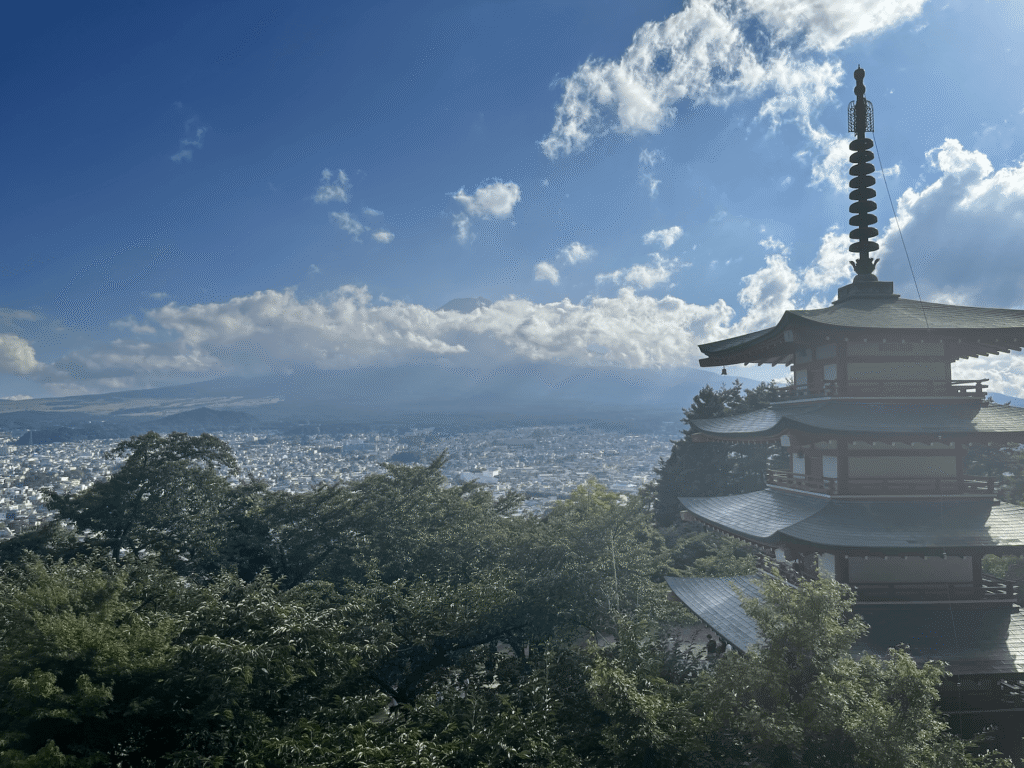 Vista del Monte Fuji dalla pagoda Chureito