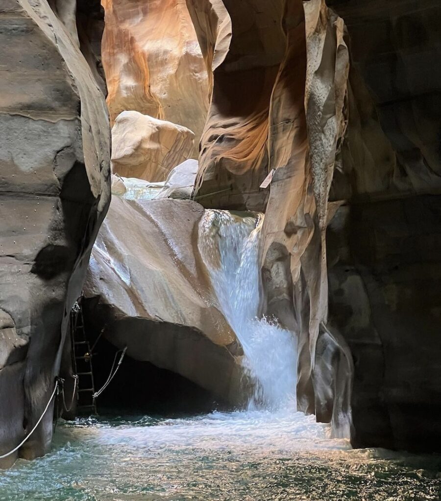 Percorso avventuroso all'interno del Wadi Mujib