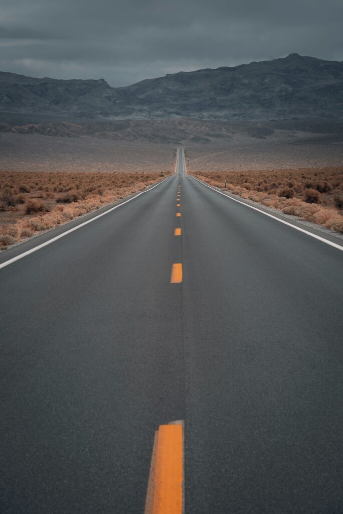 Strada infinite nella Death Valley