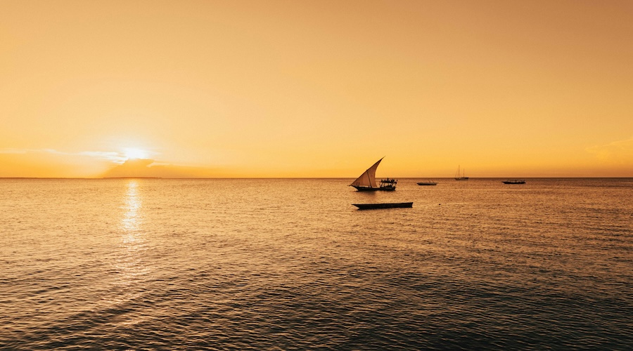 dhow al tramonto a zanzibar